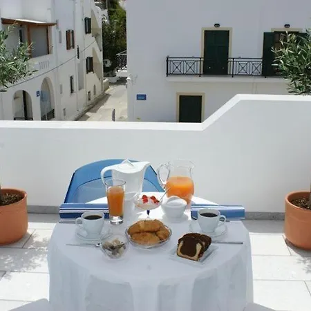 Elia * Naxos City
